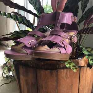 Purple leather Wedge Sandals with Gold Buckles